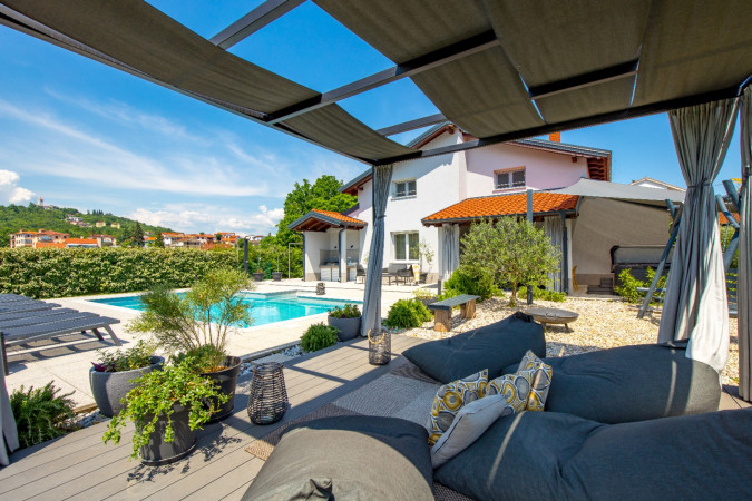 Villa Su&scaron;anj - Luksuz i Elegancija, s bazenom, Kvarner Matulji